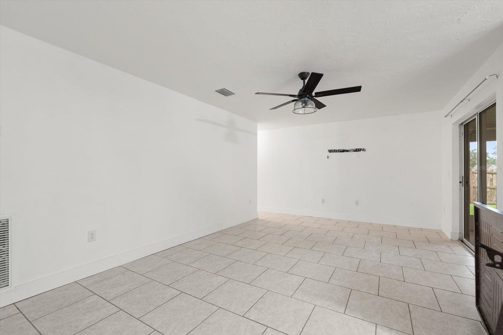 5433 81ST AVENUE CIR E