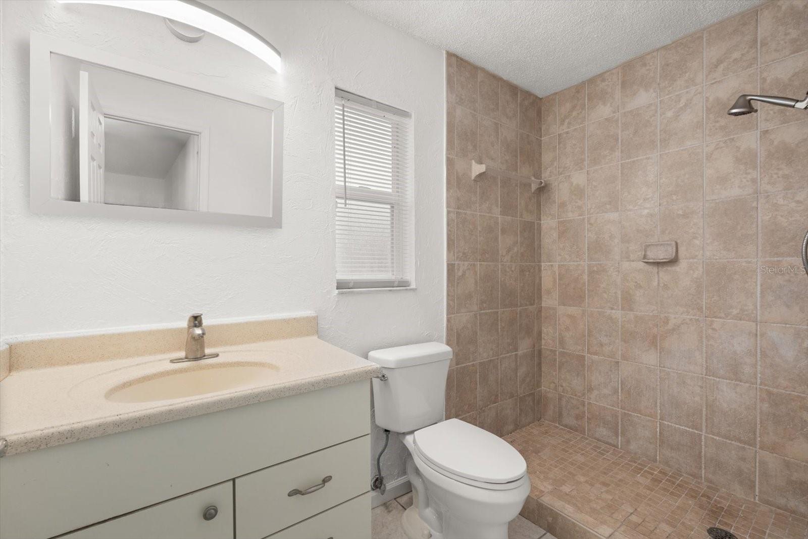 5433 81ST AVENUE CIR E