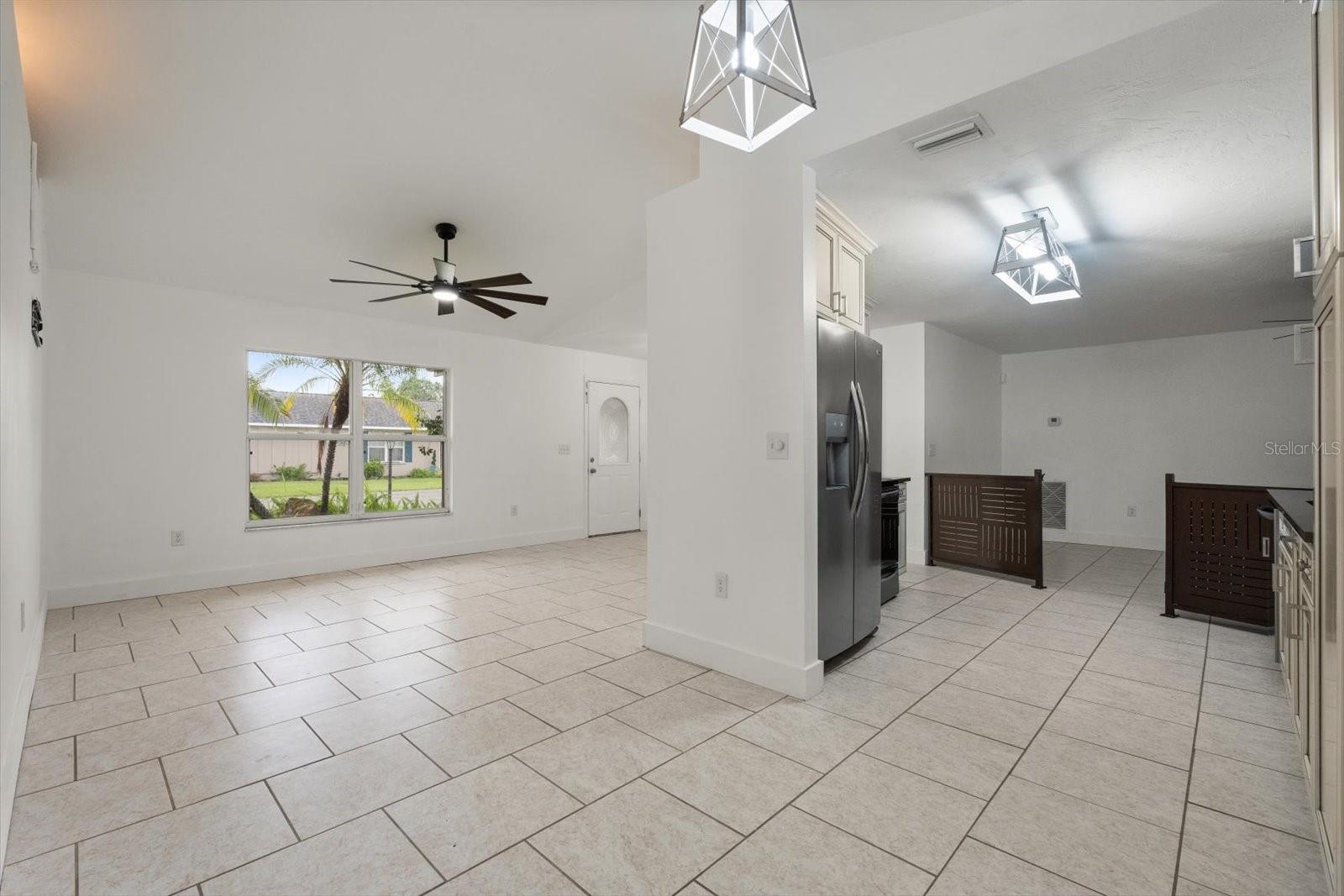 5433 81ST AVENUE CIR E