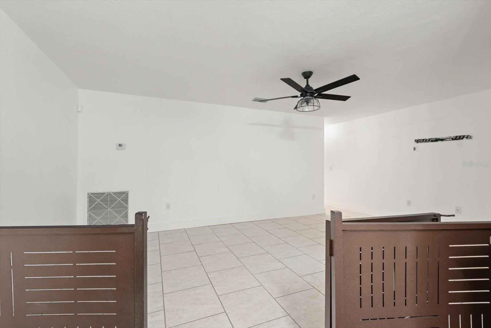 5433 81ST AVENUE CIR E