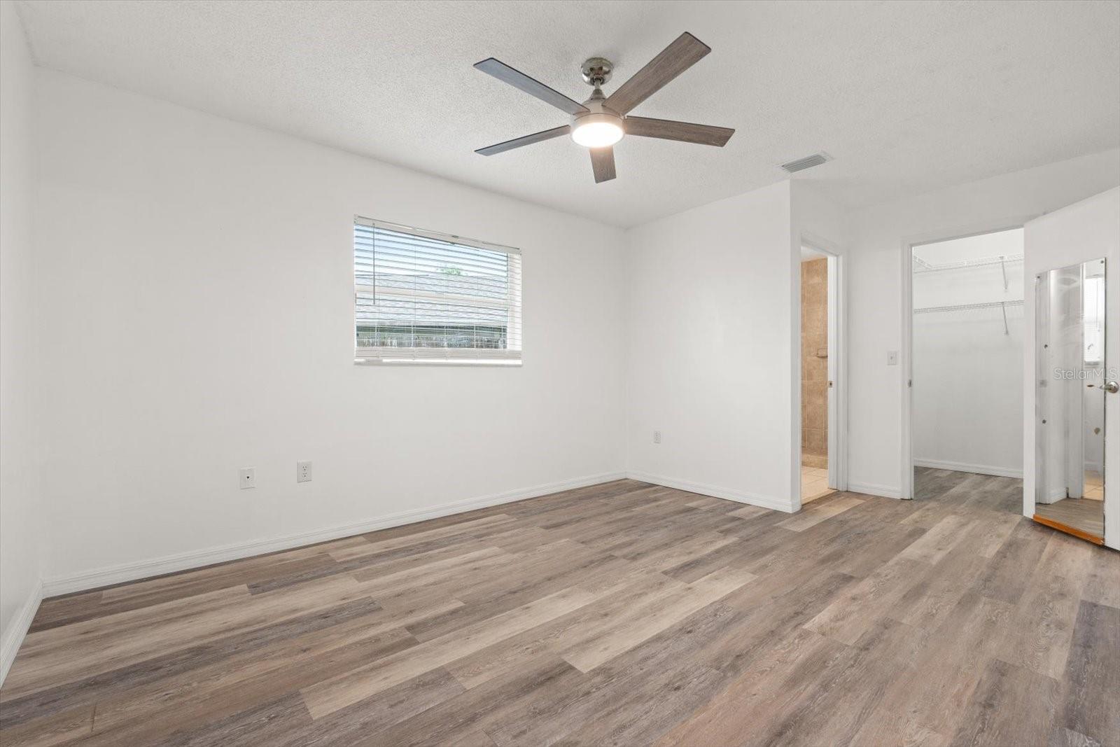 5433 81ST AVENUE CIR E