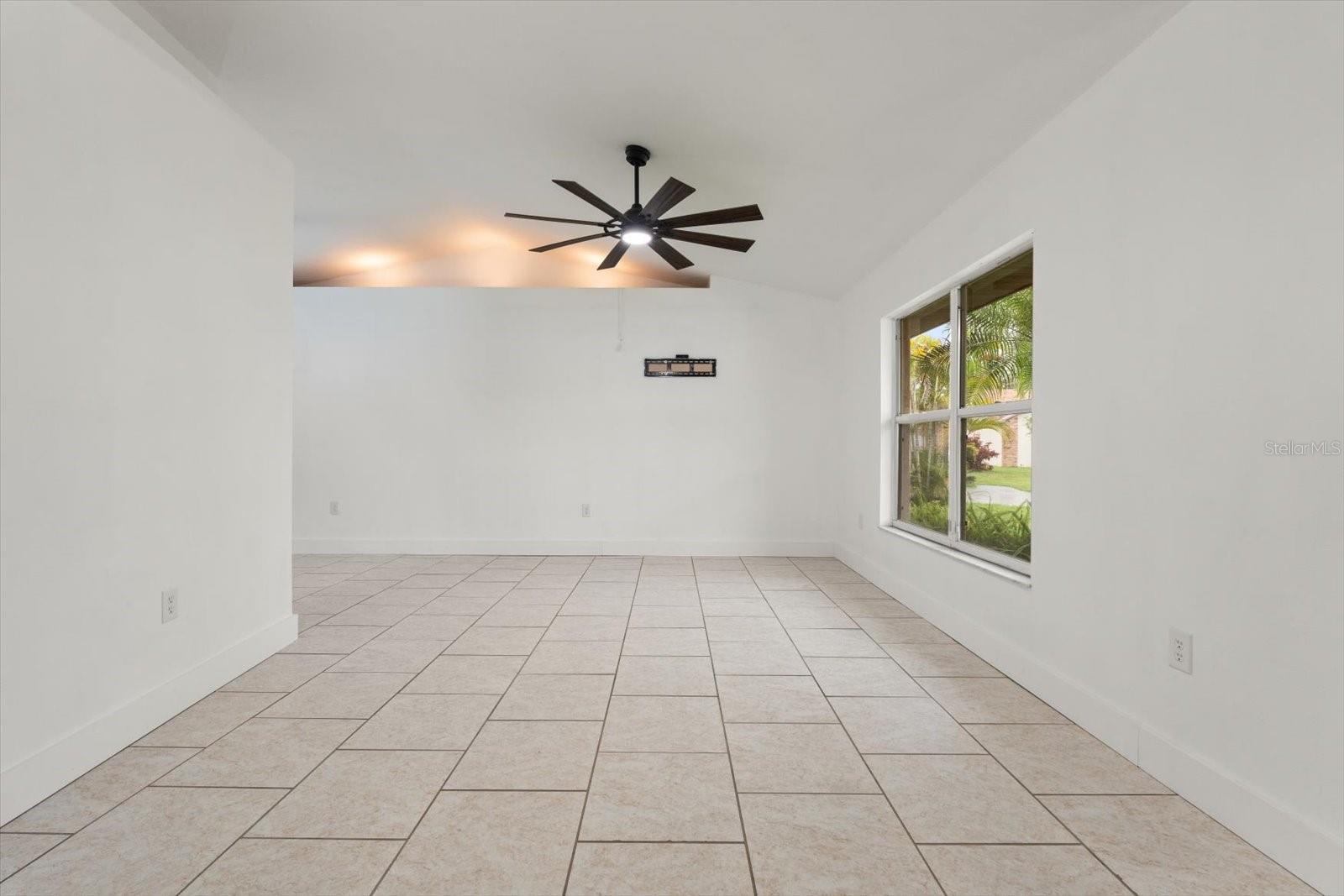 5433 81ST AVENUE CIR E