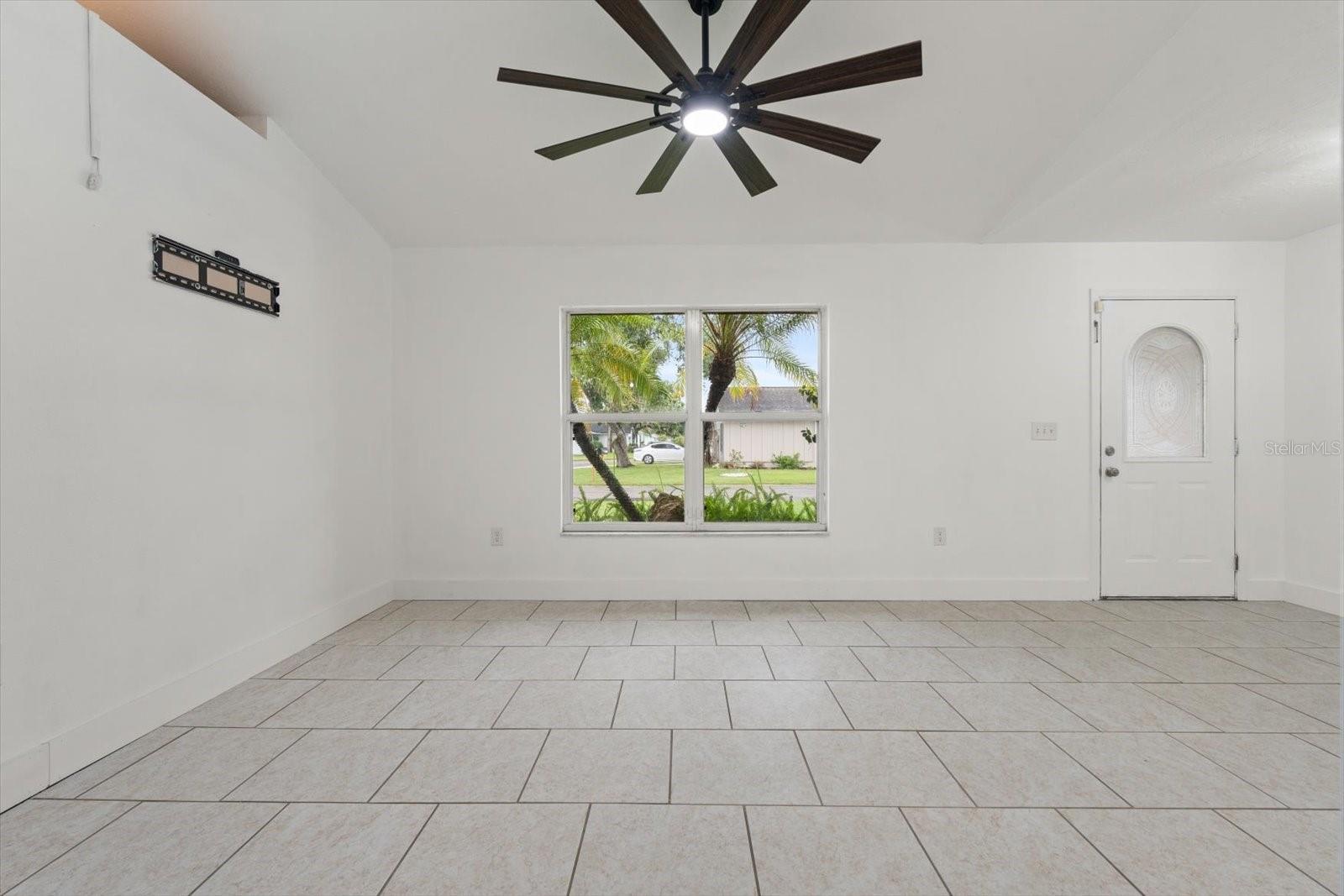 5433 81ST AVENUE CIR E