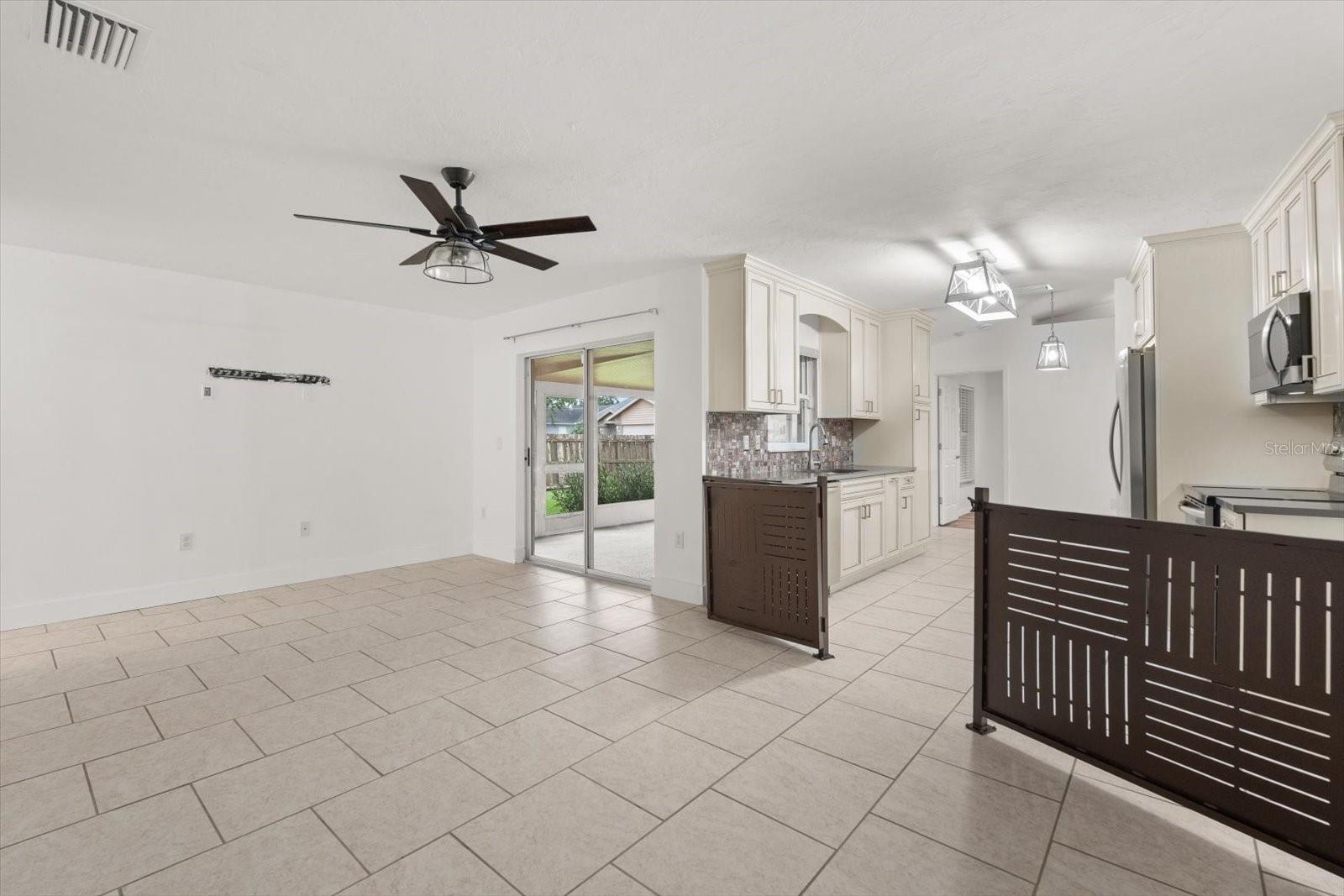 5433 81ST AVENUE CIR E