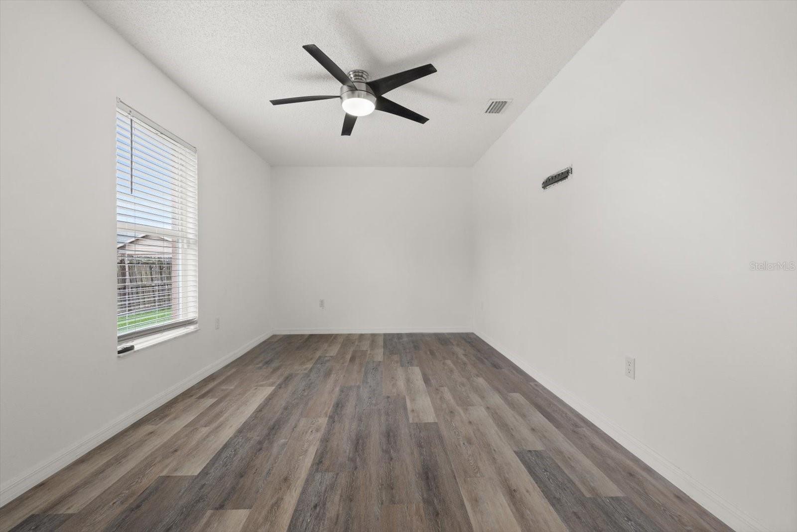 5433 81ST AVENUE CIR E