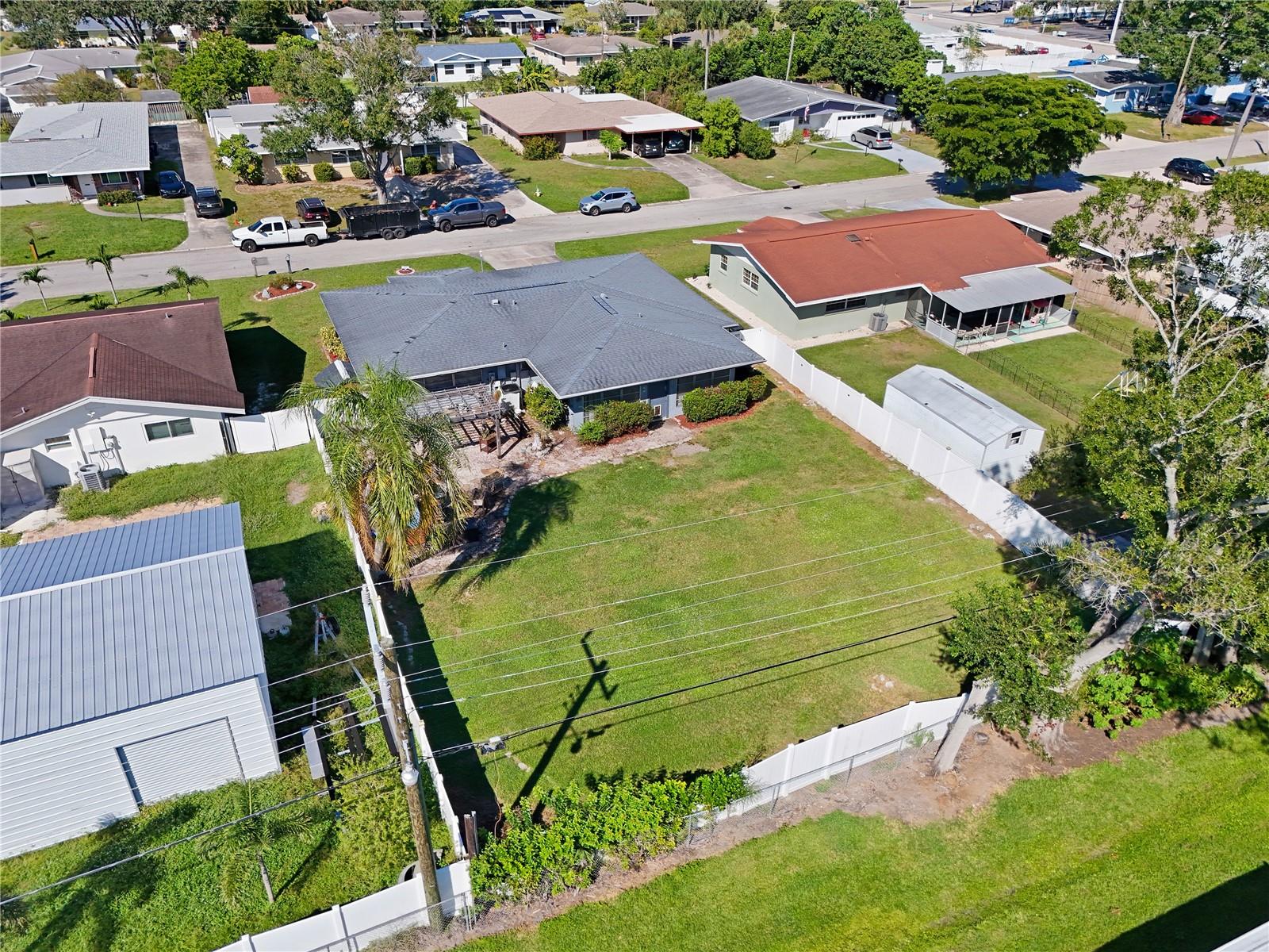 2707 27TH AVENUE DR W