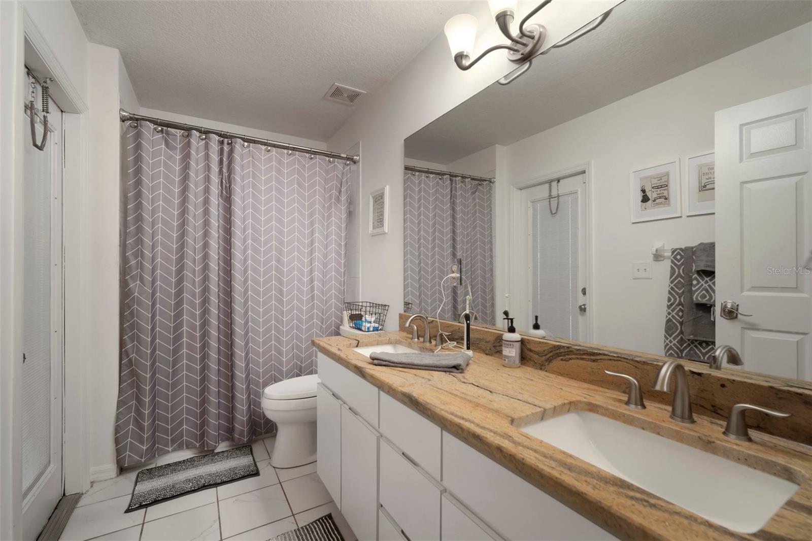 1126 OXBOW RD
