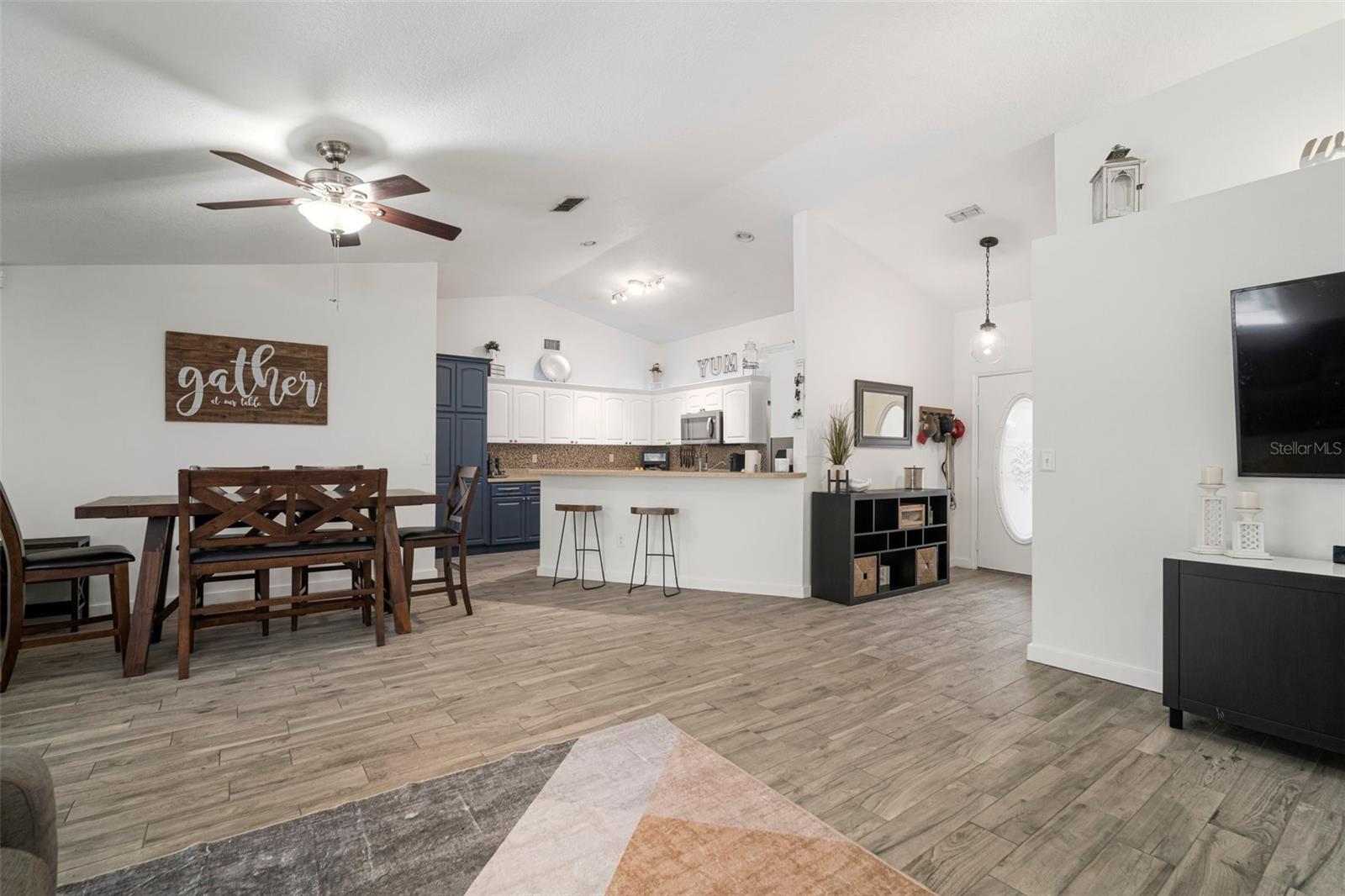1126 OXBOW RD