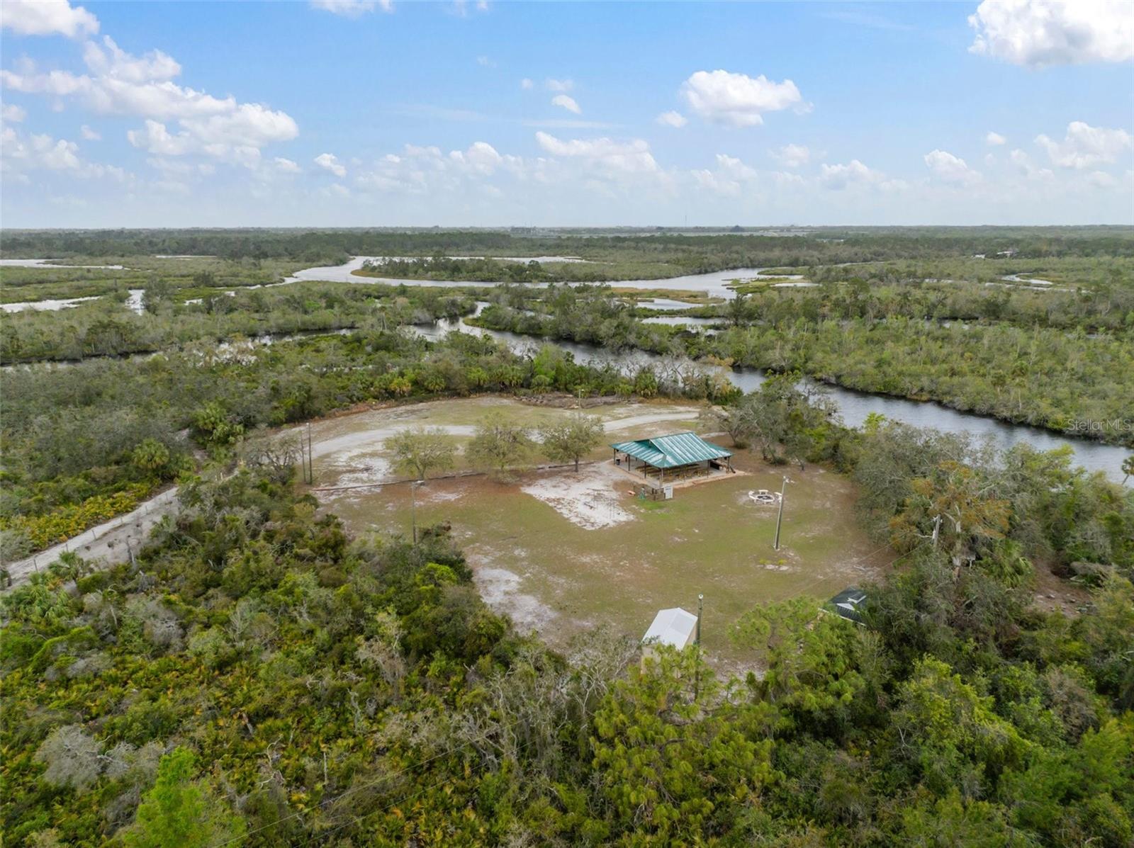 1126 OXBOW RD