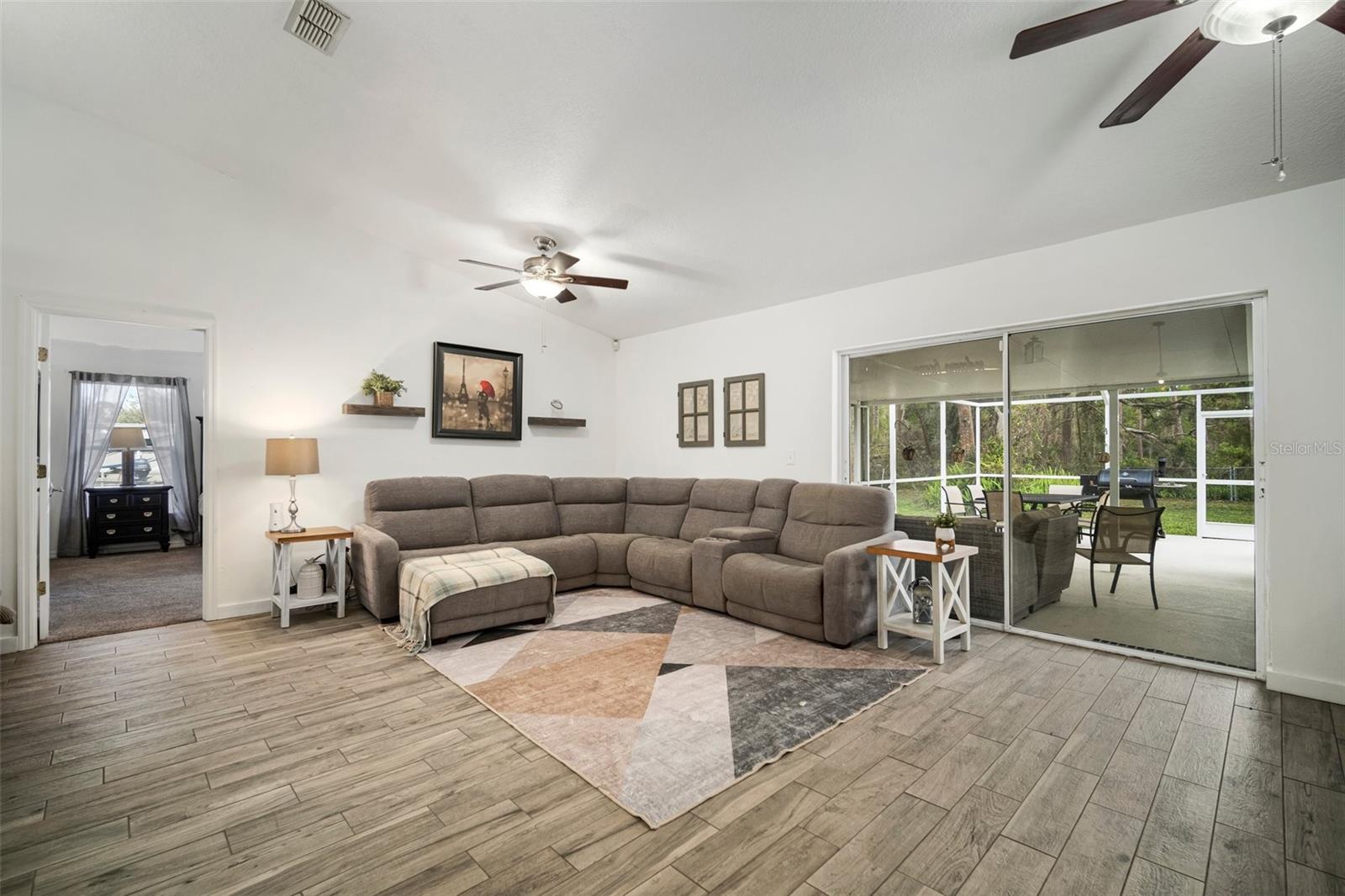1126 OXBOW RD