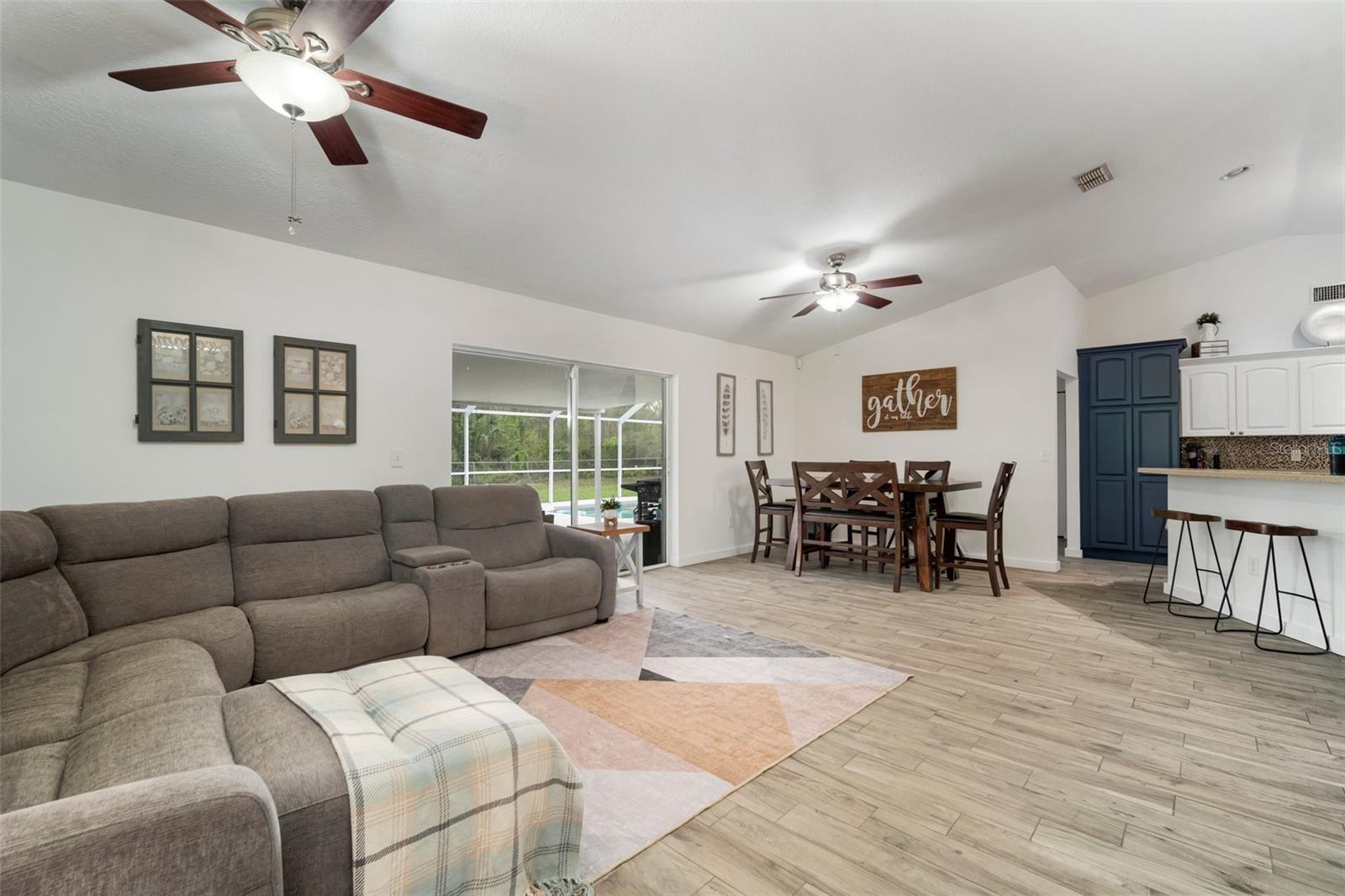 1126 OXBOW RD