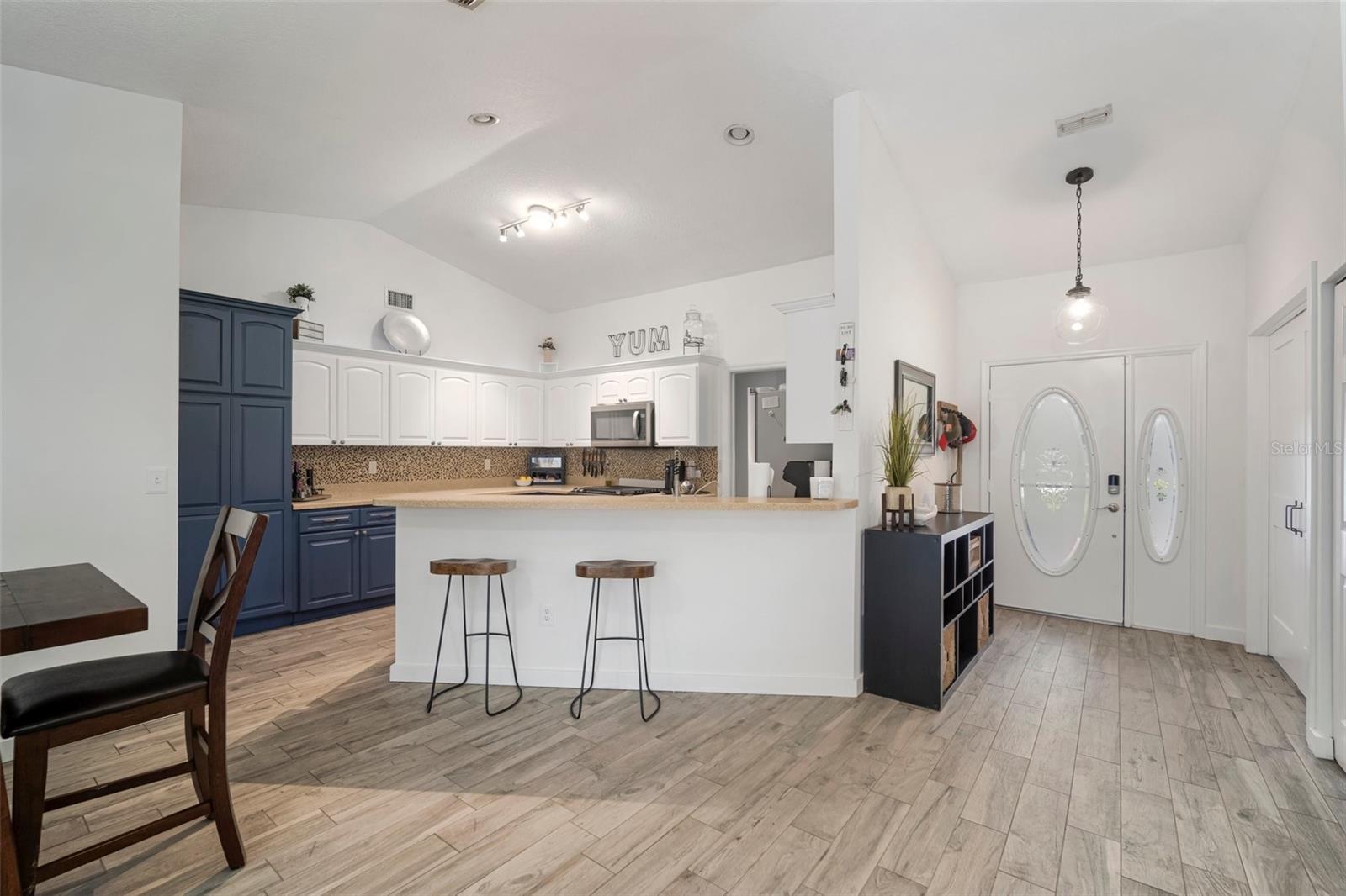 1126 OXBOW RD