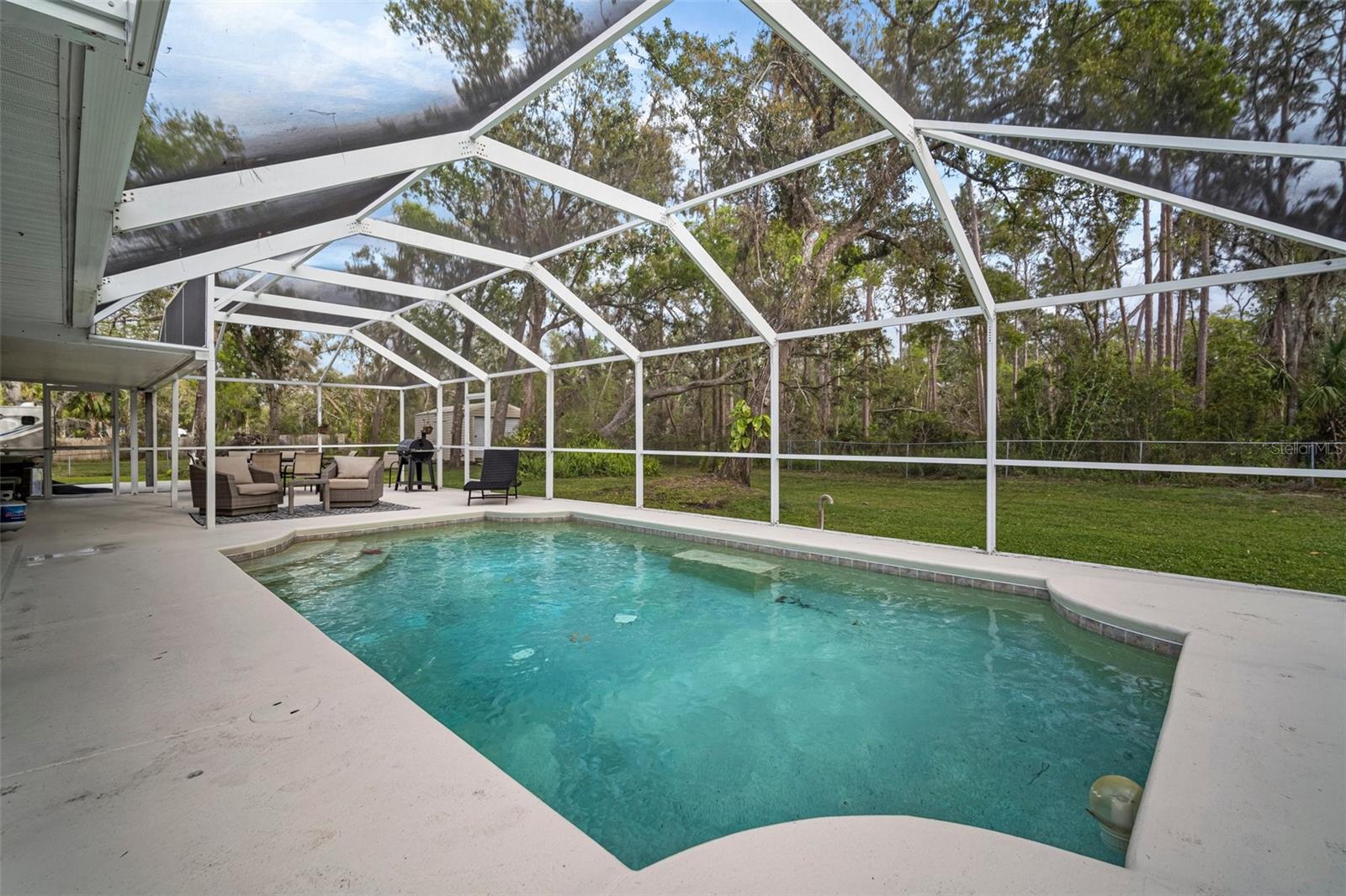 1126 OXBOW RD