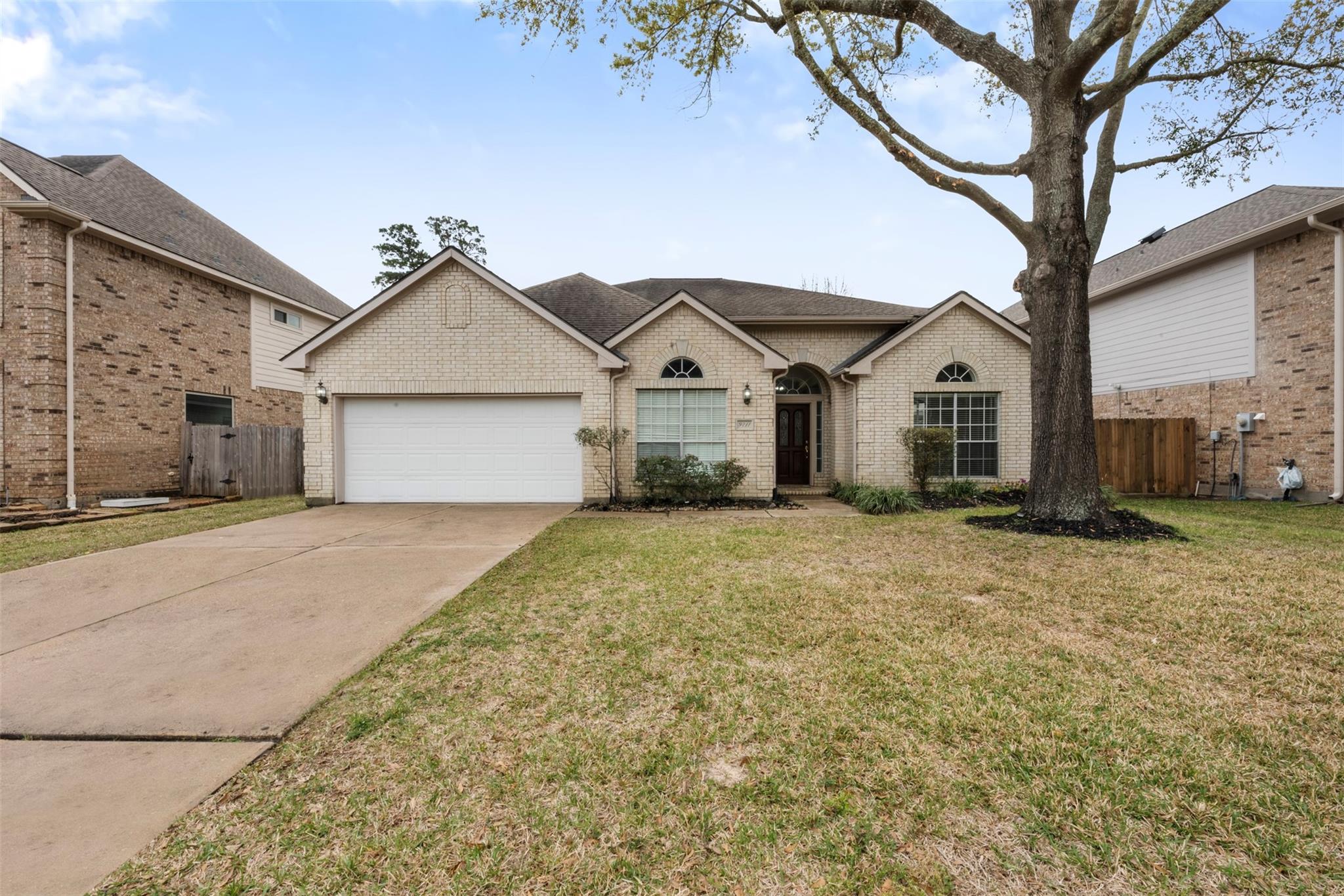 9211 Memorial Hills Drive