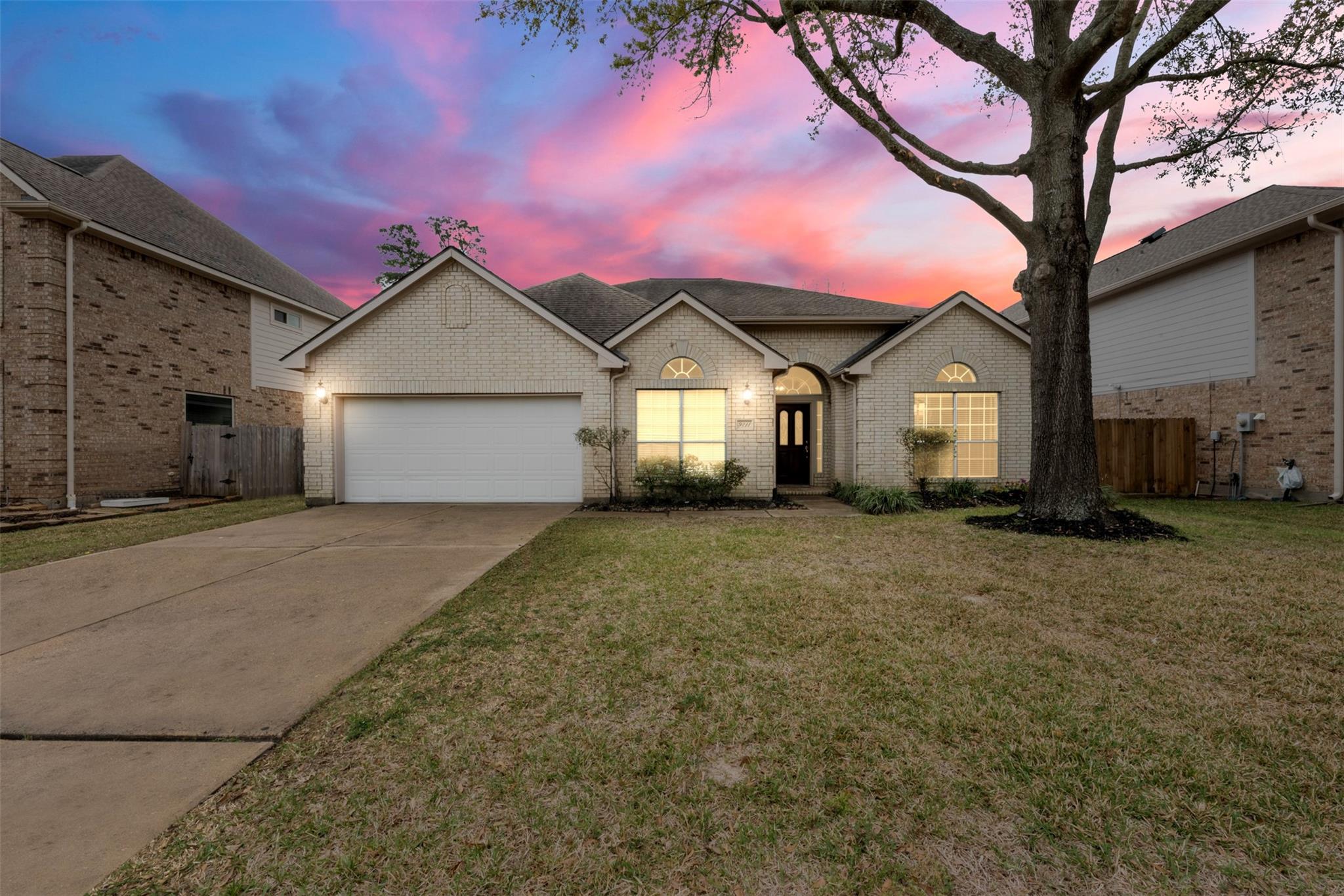 9211 Memorial Hills Drive