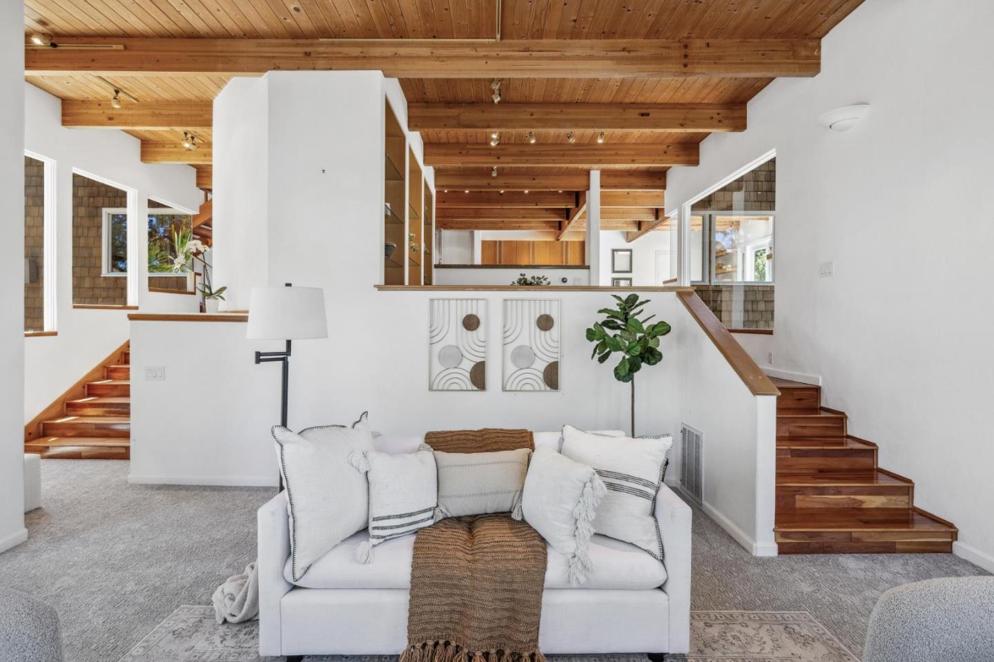 25265 Arriba Del Mundo DR