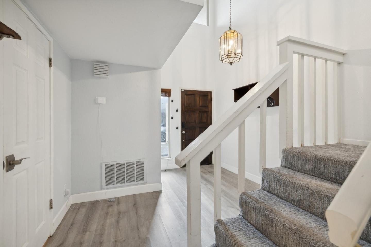 73 Montsalas DR