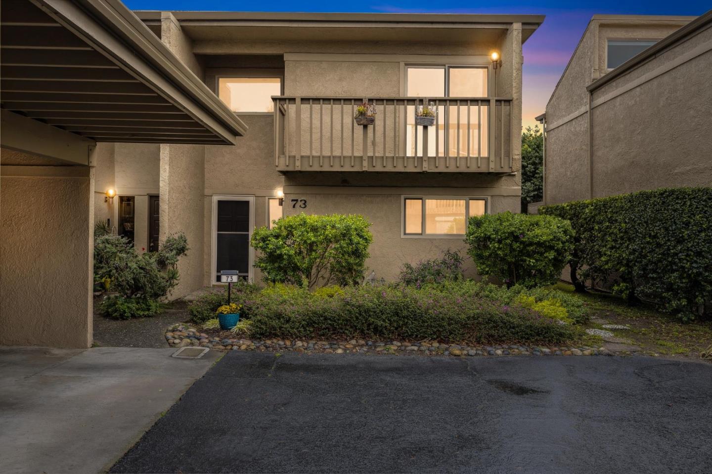 73 Montsalas DR