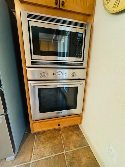 4825 Peninsula Point DR