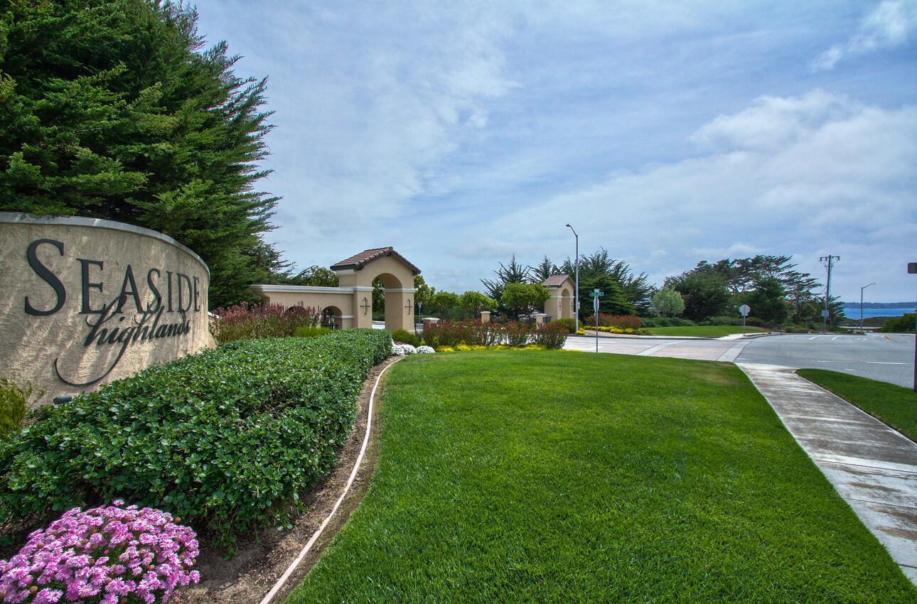 4825 Peninsula Point DR