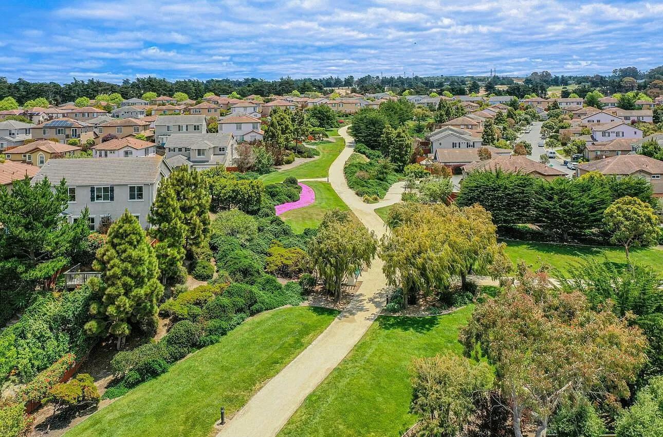 4825 Peninsula Point DR