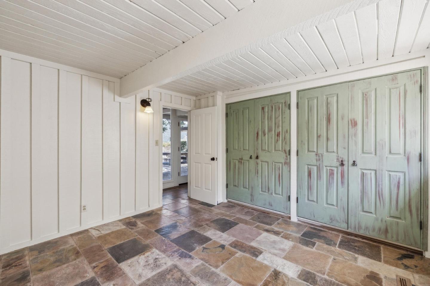 365 Country Club DR