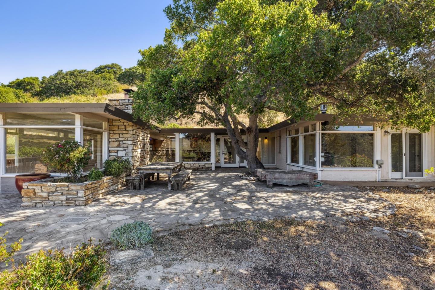 365 Country Club DR
