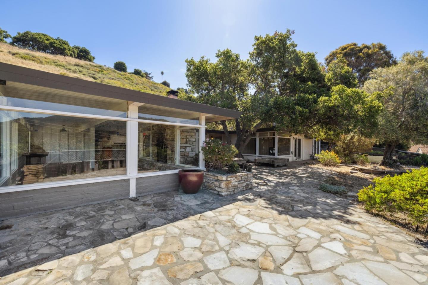 365 Country Club DR