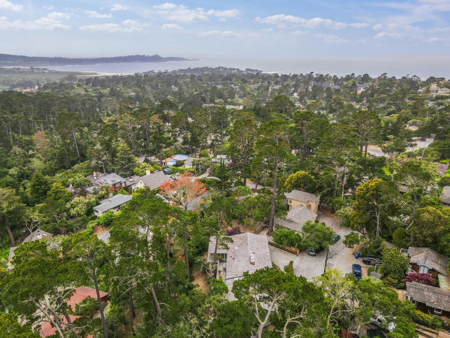 2 SE Pine Ridge WAY