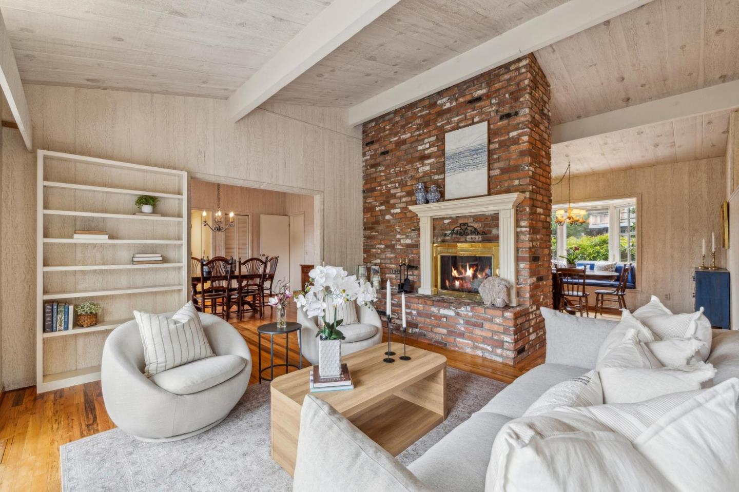 2 SE Pine Ridge WAY