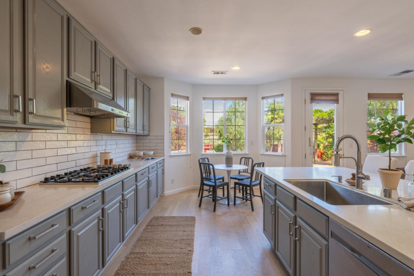 4785 Sea Crest Drive