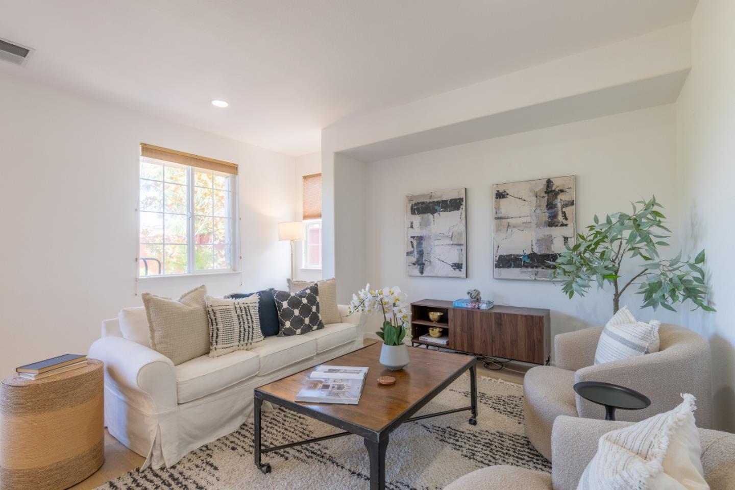 4785 Sea Crest Drive