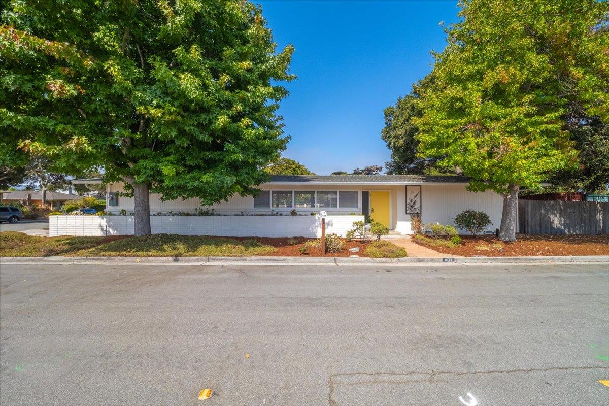 401 Sequoia Avenue