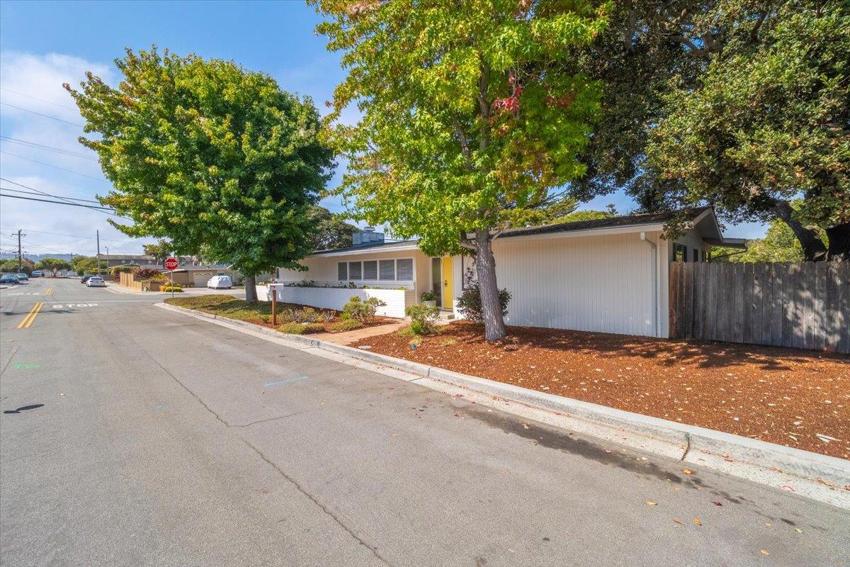 401 Sequoia Avenue