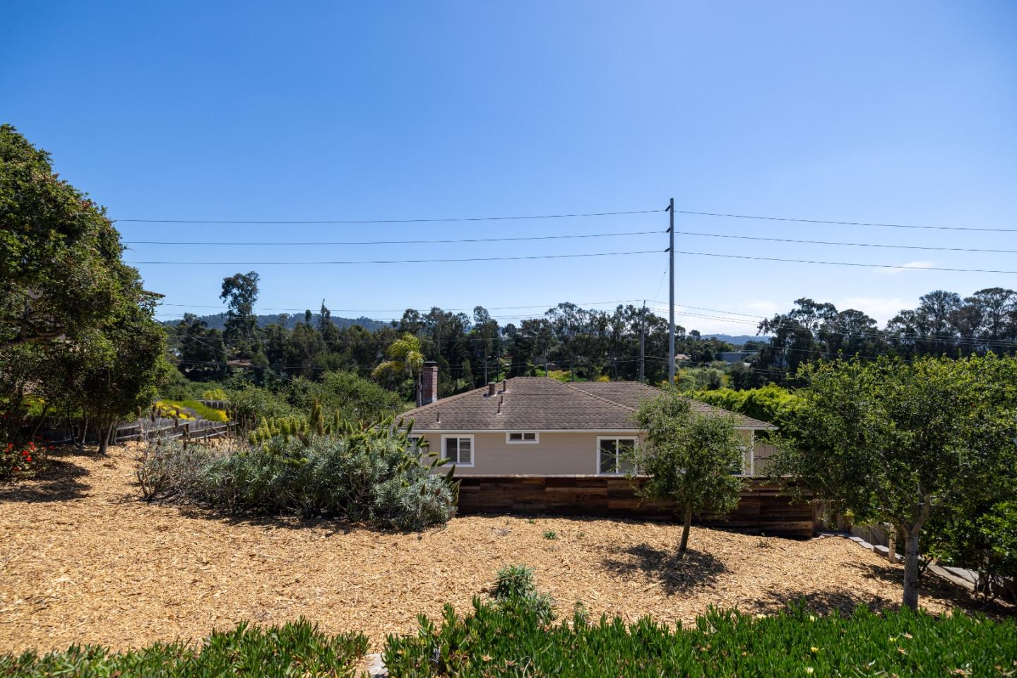 870 Portola DR