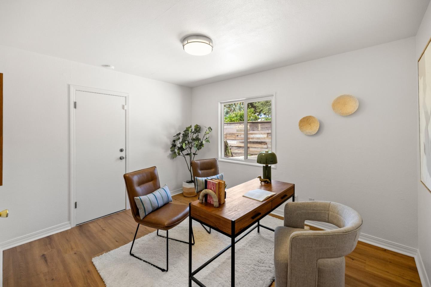 870 Portola DR