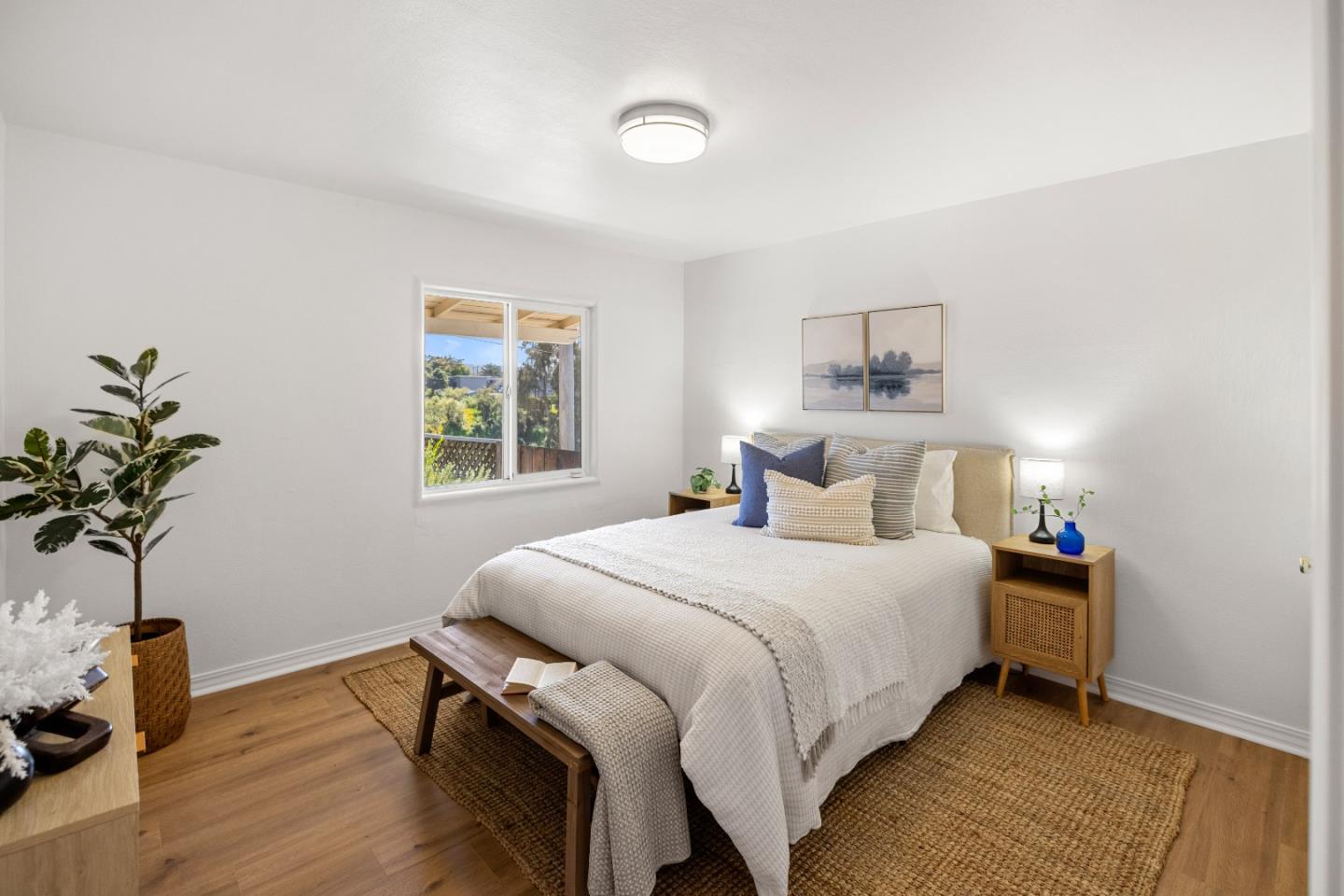 870 Portola DR