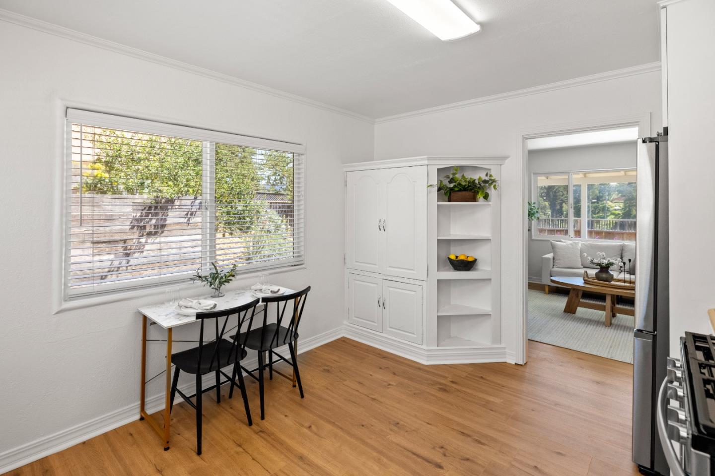870 Portola DR