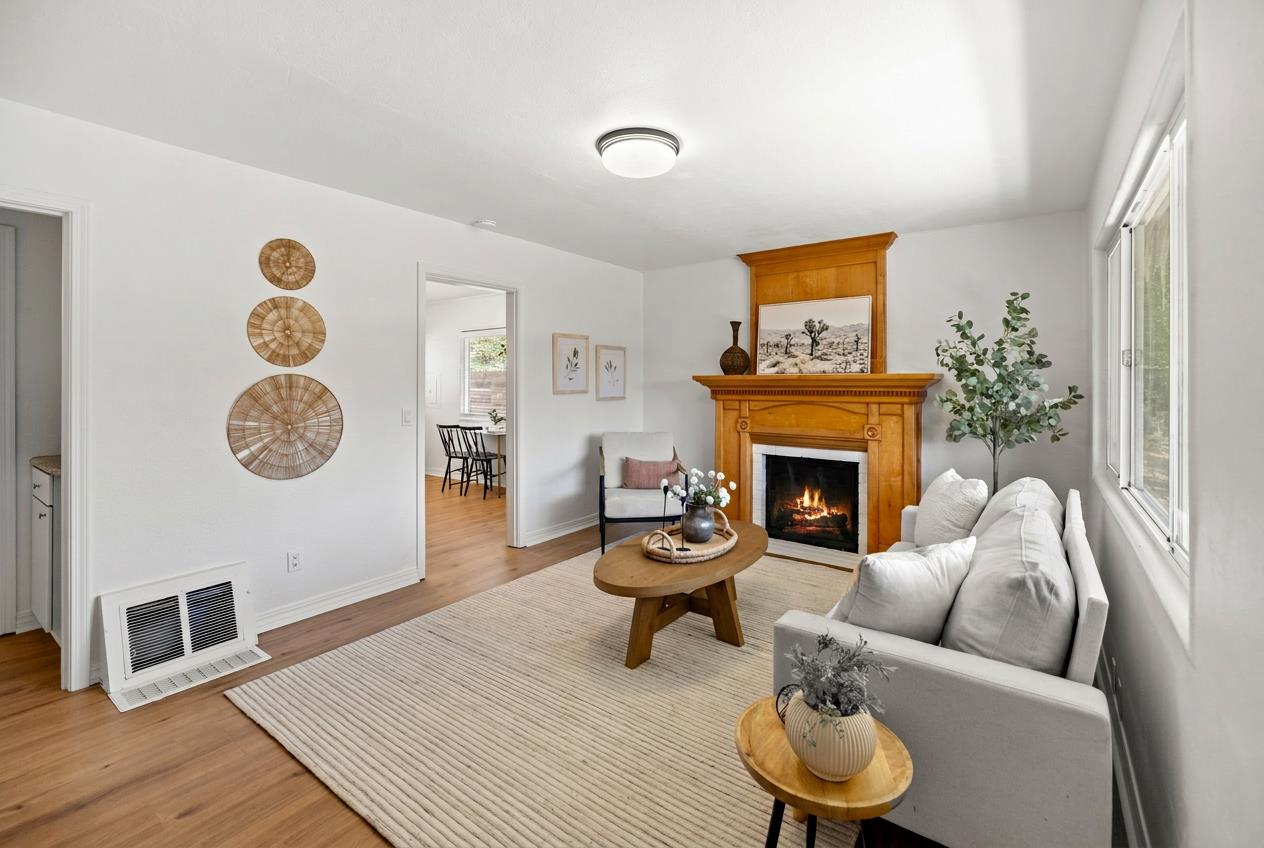 870 Portola DR