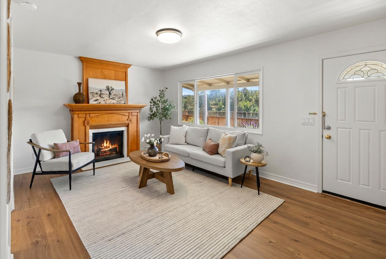 870 Portola DR