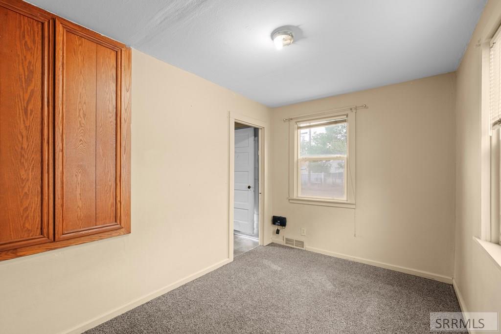 261 E 15th Street