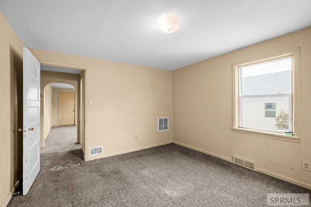 261 E 15th Street