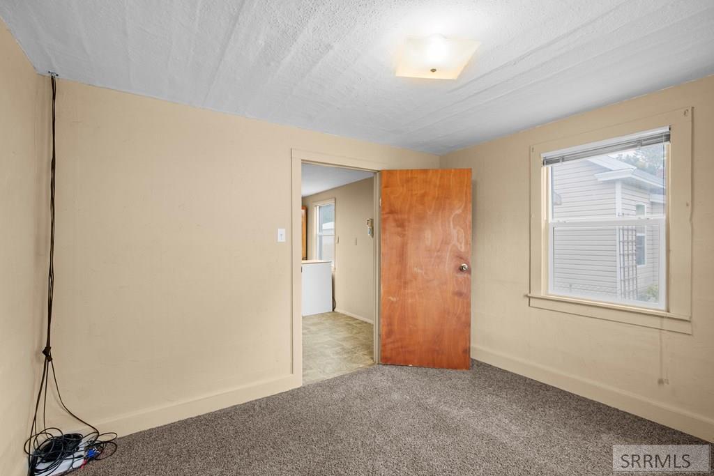 261 E 15th Street