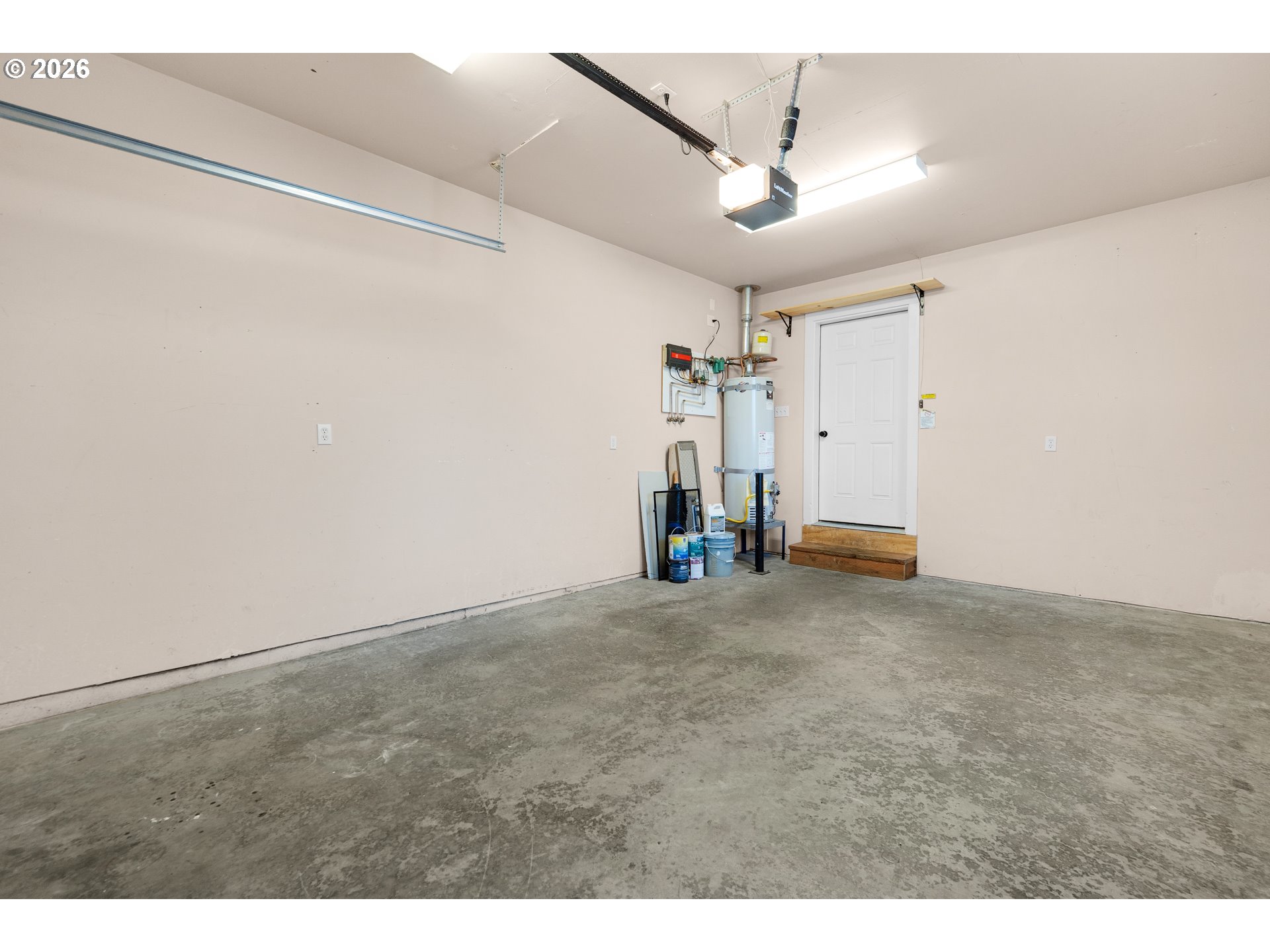 825 25TH AVE