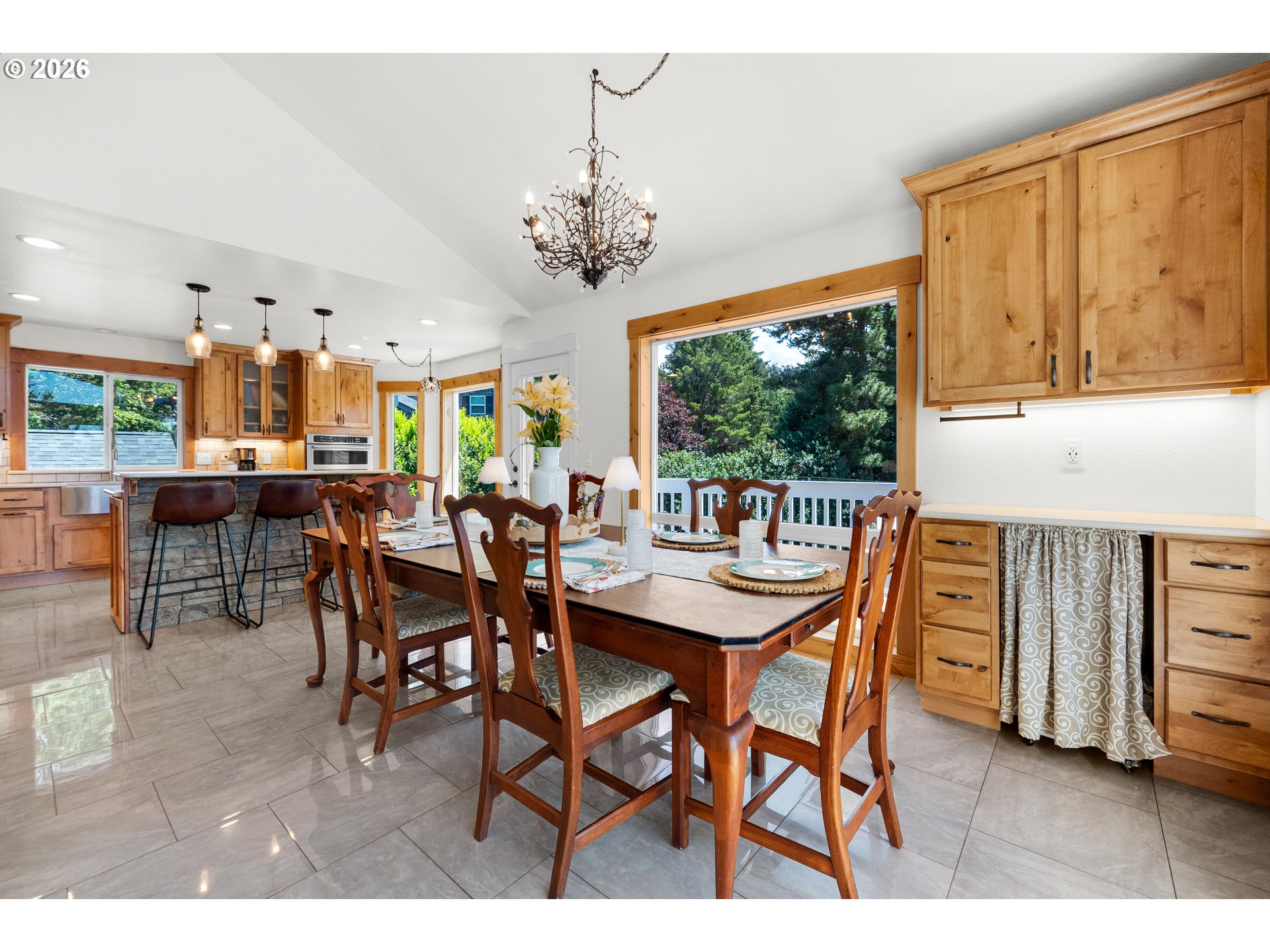 2316 ROYAL VIEW DR