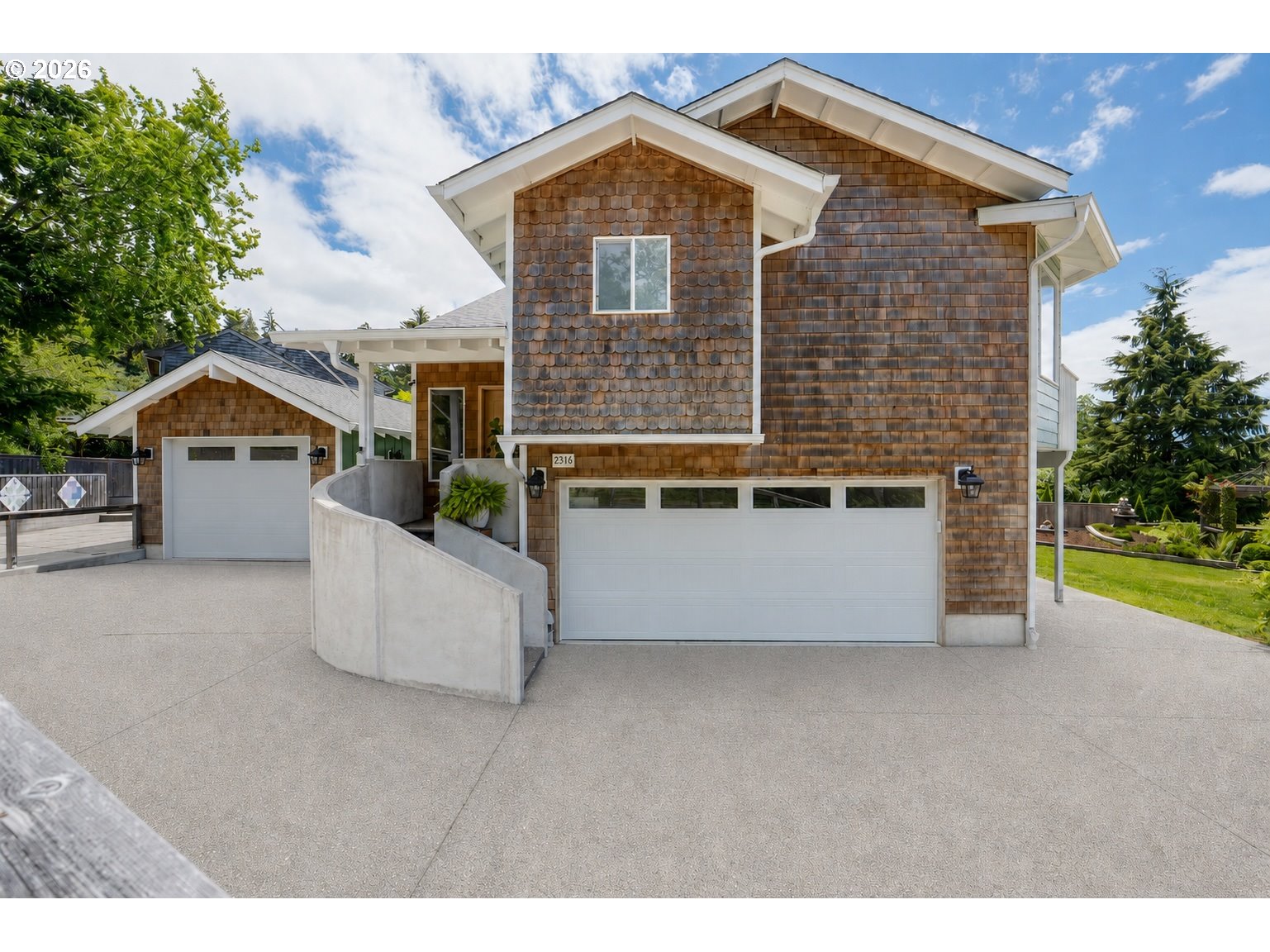 2316 ROYAL VIEW DR