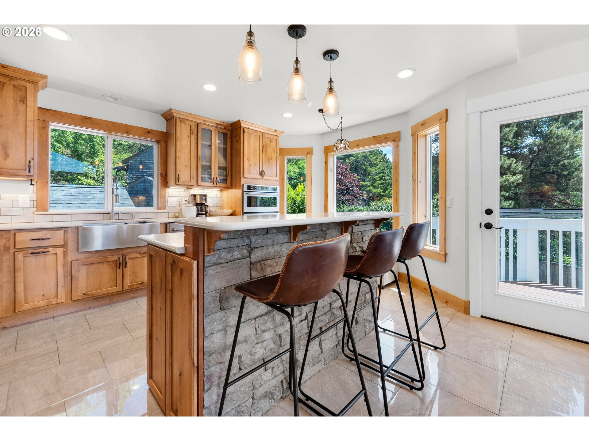 2316 ROYAL VIEW DR