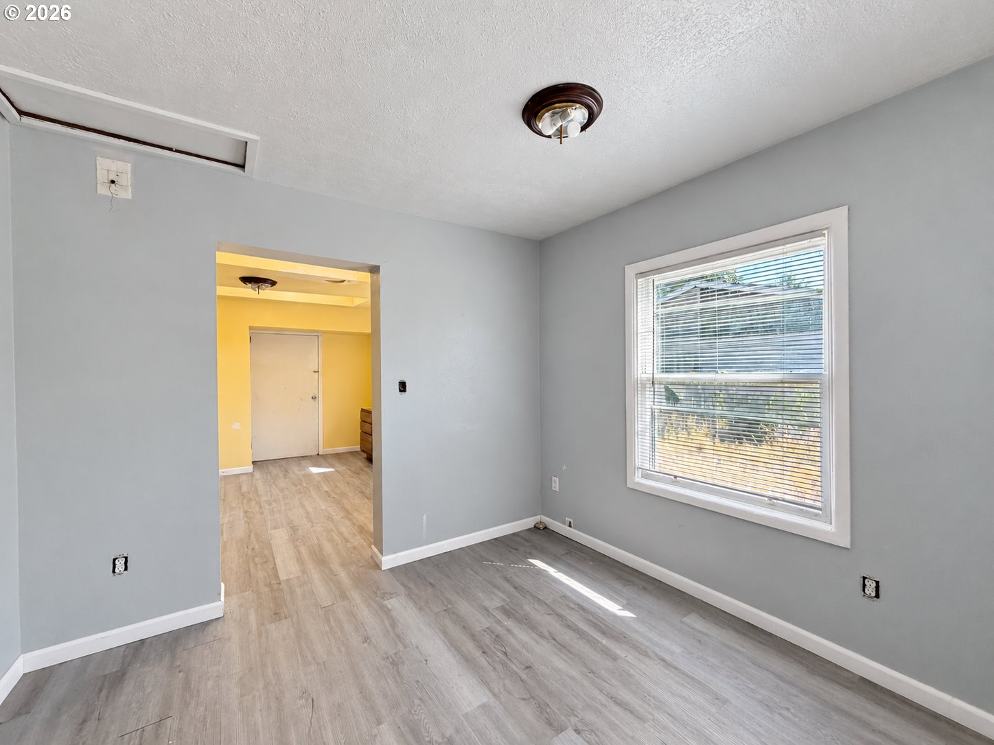 1062 NW WARRENTON DR