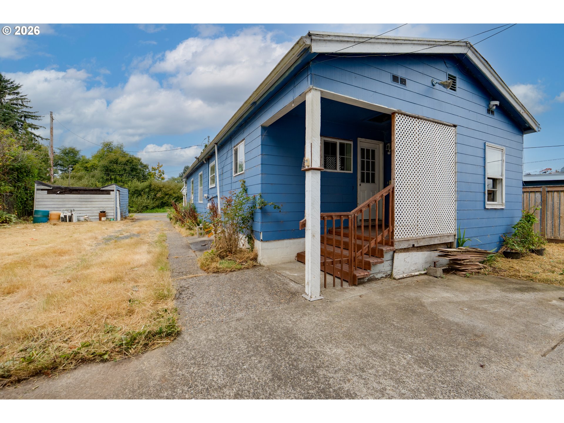 1062 NW WARRENTON DR