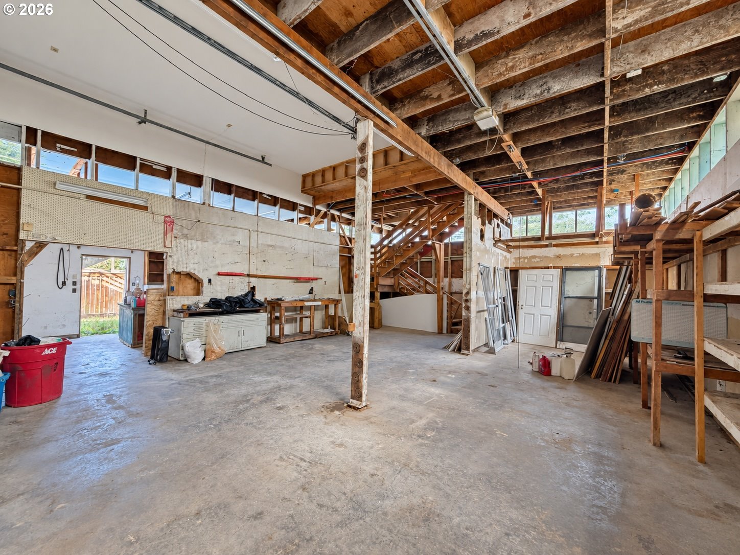 1062 NW WARRENTON DR